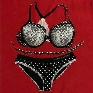 Victoria Secrets Bra and Panty Polka Dot Set (36D)